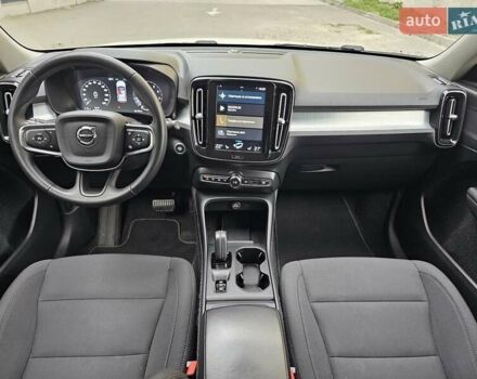 Белый Вольво XC40, объемом двигателя 1.48 л и пробегом 69 тыс. км за 29200 $, фото 72 на Automoto.ua