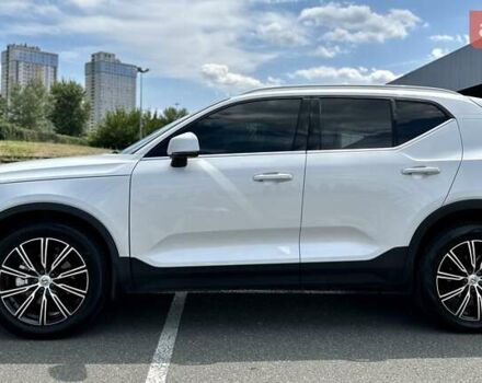 Білий Вольво XC40, об'ємом двигуна 1.97 л та пробігом 36 тис. км за 25999 $, фото 4 на Automoto.ua