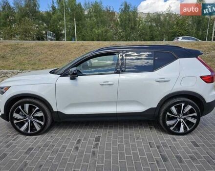 Белый Вольво XC40, объемом двигателя 0 л и пробегом 54 тыс. км за 27000 $, фото 4 на Automoto.ua