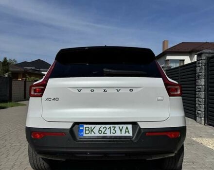 Білий Вольво XC40, об'ємом двигуна 0 л та пробігом 53 тис. км за 24200 $, фото 30 на Automoto.ua