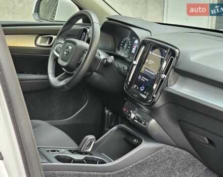Білий Вольво XC40, об'ємом двигуна 1.48 л та пробігом 69 тис. км за 29200 $, фото 62 на Automoto.ua