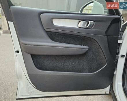 Білий Вольво XC40, об'ємом двигуна 1.48 л та пробігом 69 тис. км за 29200 $, фото 37 на Automoto.ua