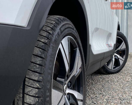 Вольво XC40 2021 в Самборе на Automoto.ua Белый Вольво XC40, объемом двигателя 0 л и пробегом 163 тыс. км за 23999 $, фото 30 на Automoto.ua