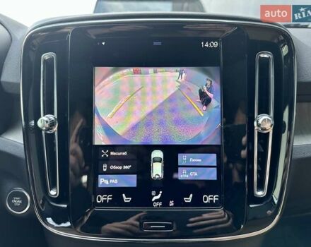 Білий Вольво XC40, об'ємом двигуна 1.97 л та пробігом 36 тис. км за 25999 $, фото 29 на Automoto.ua