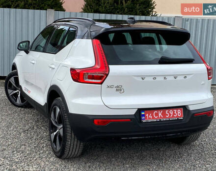 Вольво XC40 2021 в Самборе на Automoto.ua Белый Вольво XC40, объемом двигателя 0 л и пробегом 163 тыс. км за 23999 $, фото 33 на Automoto.ua
