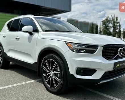 Білий Вольво XC40, об'ємом двигуна 1.97 л та пробігом 36 тис. км за 25999 $, фото 1 на Automoto.ua