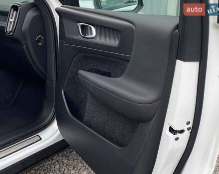 Вольво XC40 2021 в Самборе на Automoto.ua Белый Вольво XC40, объемом двигателя 0 л и пробегом 163 тыс. км за 23999 $, фото 74 на Automoto.ua