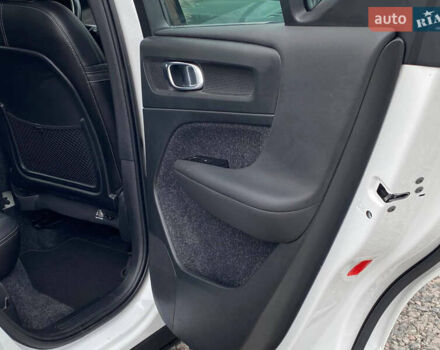 Вольво XC40 2021 в Самборе на Automoto.ua Белый Вольво XC40, объемом двигателя 0 л и пробегом 163 тыс. км за 23999 $, фото 75 на Automoto.ua