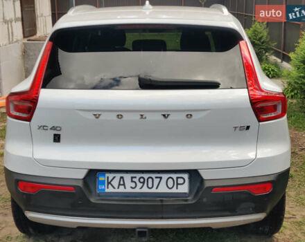 Білий Вольво XC40, об'ємом двигуна 1.97 л та пробігом 67 тис. км за 26300 $, фото 6 на Automoto.ua