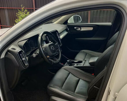 Білий Вольво XC40, об'ємом двигуна 1.97 л та пробігом 67 тис. км за 26300 $, фото 11 на Automoto.ua