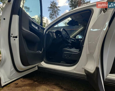 Білий Вольво XC40, об'ємом двигуна 1.97 л та пробігом 67 тис. км за 26300 $, фото 22 на Automoto.ua