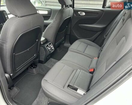 Белый Вольво XC40, объемом двигателя 1.48 л и пробегом 72 тыс. км за 28500 $, фото 7 на Automoto.ua