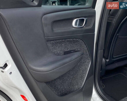 Вольво XC40 2021 в Самборе на Automoto.ua Белый Вольво XC40, объемом двигателя 0 л и пробегом 163 тыс. км за 23999 $, фото 62 на Automoto.ua