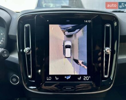 Білий Вольво XC40, об'ємом двигуна 1.97 л та пробігом 36 тис. км за 25999 $, фото 32 на Automoto.ua
