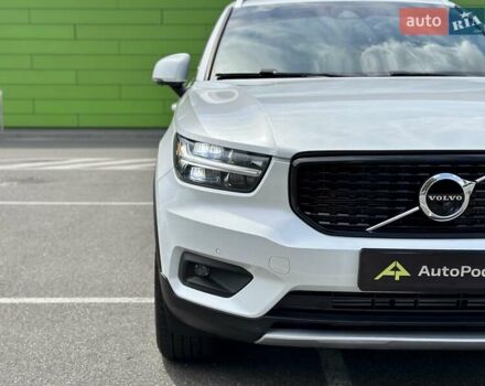 Білий Вольво XC40, об'ємом двигуна 1.97 л та пробігом 36 тис. км за 25999 $, фото 6 на Automoto.ua