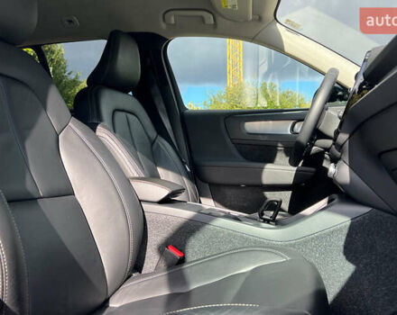 Вольво XC40 2022 в Львове на Automoto.ua Белый Вольво XC40, объемом двигателя 1.97 л и пробегом 126 тыс. км за 20900 $, фото 17 на Automoto.ua