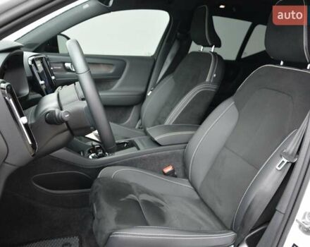 Білий Вольво XC40, об'ємом двигуна 0 л та пробігом 117 тис. км за 23500 $, фото 3 на Automoto.ua