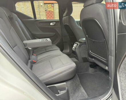 Белый Вольво XC40, объемом двигателя 0 л и пробегом 47 тыс. км за 26499 $, фото 18 на Automoto.ua
