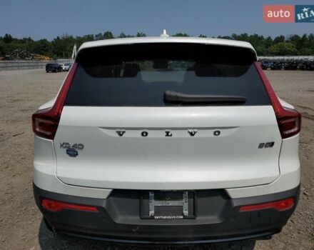 Белый Вольво XC40, объемом двигателя 1.97 л и пробегом 17 тыс. км за 12000 $, фото 5 на Automoto.ua