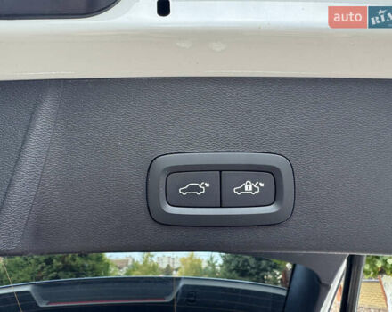 Белый Вольво XC40, объемом двигателя 0 л и пробегом 47 тыс. км за 26499 $, фото 26 на Automoto.ua