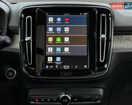Белый Вольво XC40, объемом двигателя 2 л и пробегом 3 тыс. км за 38799 $, фото 53 на Automoto.ua