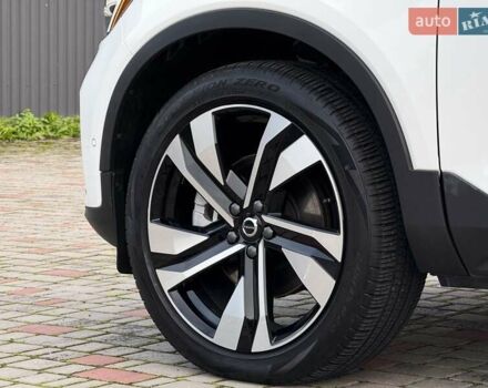 Белый Вольво XC40, объемом двигателя 2 л и пробегом 3 тыс. км за 38799 $, фото 34 на Automoto.ua