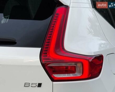 Белый Вольво XC40, объемом двигателя 2 л и пробегом 3 тыс. км за 38799 $, фото 24 на Automoto.ua