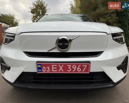 Белый Вольво XC40, объемом двигателя 0 л и пробегом 47 тыс. км за 26499 $, фото 4 на Automoto.ua