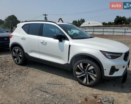 Белый Вольво XC40, объемом двигателя 1.97 л и пробегом 17 тыс. км за 12000 $, фото 3 на Automoto.ua