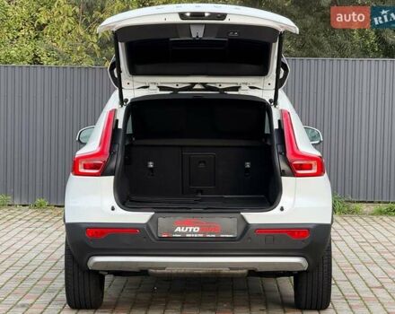 Белый Вольво XC40, объемом двигателя 2 л и пробегом 3 тыс. км за 38799 $, фото 68 на Automoto.ua
