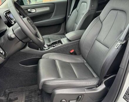 Белый Вольво XC40, объемом двигателя 1.97 л и пробегом 2 тыс. км за 42633 $, фото 14 на Automoto.ua