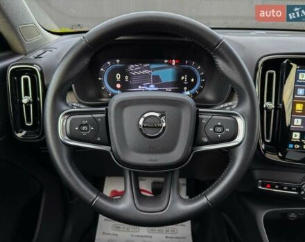 Белый Вольво XC40, объемом двигателя 2 л и пробегом 3 тыс. км за 38799 $, фото 45 на Automoto.ua