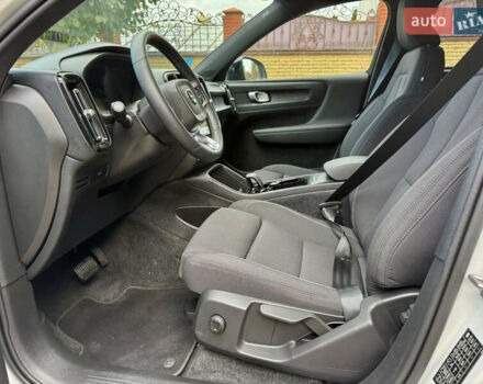 Белый Вольво XC40, объемом двигателя 0 л и пробегом 47 тыс. км за 26499 $, фото 21 на Automoto.ua