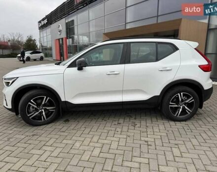 Белый Вольво XC40, объемом двигателя 1.97 л и пробегом 2 тыс. км за 42633 $, фото 5 на Automoto.ua