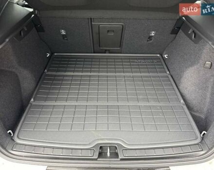 Белый Вольво XC40, объемом двигателя 1.97 л и пробегом 2 тыс. км за 42633 $, фото 11 на Automoto.ua