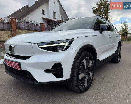 Белый Вольво XC40, объемом двигателя 0 л и пробегом 47 тыс. км за 26499 $, фото 3 на Automoto.ua