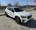 Белый Вольво XC40, объемом двигателя 1.97 л и пробегом 23 тыс. км за 36000 $, фото 1 на Automoto.ua