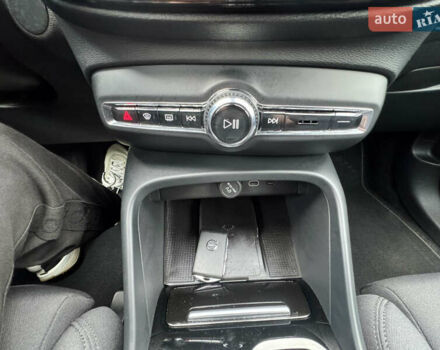 Белый Вольво XC40, объемом двигателя 0 л и пробегом 47 тыс. км за 26499 $, фото 31 на Automoto.ua