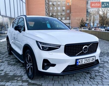 Білий Вольво XC40, об'ємом двигуна 1.97 л та пробігом 1 тис. км за 45788 $, фото 5 на Automoto.ua