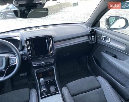 Білий Вольво XC40, об'ємом двигуна 1.97 л та пробігом 1 тис. км за 45788 $, фото 30 на Automoto.ua