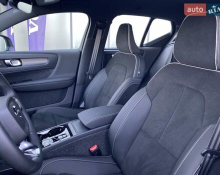 Білий Вольво XC40, об'ємом двигуна 1.97 л та пробігом 1 тис. км за 45788 $, фото 35 на Automoto.ua