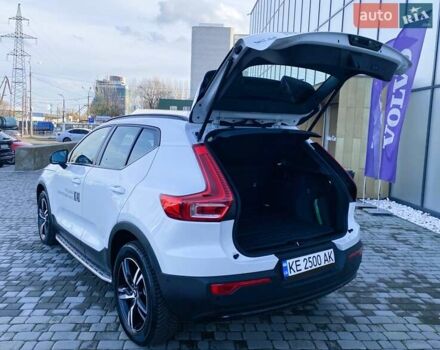 Білий Вольво XC40, об'ємом двигуна 1.97 л та пробігом 1 тис. км за 45788 $, фото 13 на Automoto.ua