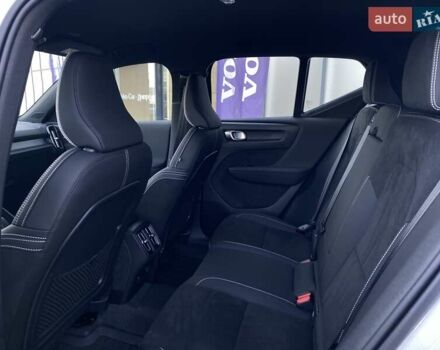 Білий Вольво XC40, об'ємом двигуна 1.97 л та пробігом 1 тис. км за 45788 $, фото 31 на Automoto.ua
