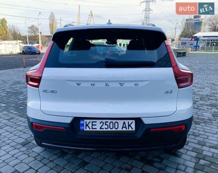 Білий Вольво XC40, об'ємом двигуна 1.97 л та пробігом 1 тис. км за 45788 $, фото 10 на Automoto.ua