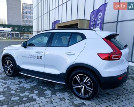 Білий Вольво XC40, об'ємом двигуна 1.97 л та пробігом 1 тис. км за 45788 $, фото 12 на Automoto.ua