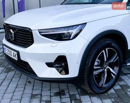 Білий Вольво XC40, об'ємом двигуна 1.97 л та пробігом 1 тис. км за 45788 $, фото 3 на Automoto.ua