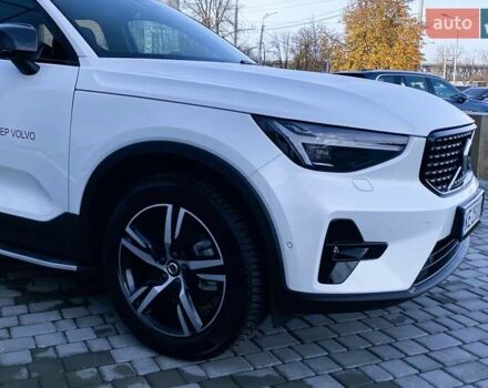 Білий Вольво XC40, об'ємом двигуна 1.97 л та пробігом 1 тис. км за 45788 $, фото 7 на Automoto.ua
