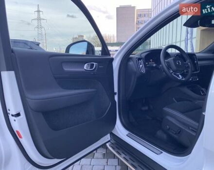 Білий Вольво XC40, об'ємом двигуна 1.97 л та пробігом 1 тис. км за 45788 $, фото 39 на Automoto.ua