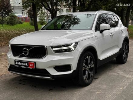 Вольво XC40 2018 в Киеве на Automoto.ua Белый Вольво XC40, объемом двигателя 2 л и пробегом 152 тыс. км за 26490 $, фото 1 на Automoto.ua
