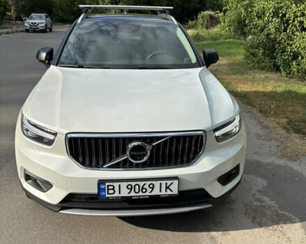 Белый Вольво XC40, объемом двигателя 1.97 л и пробегом 181 тыс. км за 25900 $, фото 1 на Automoto.ua